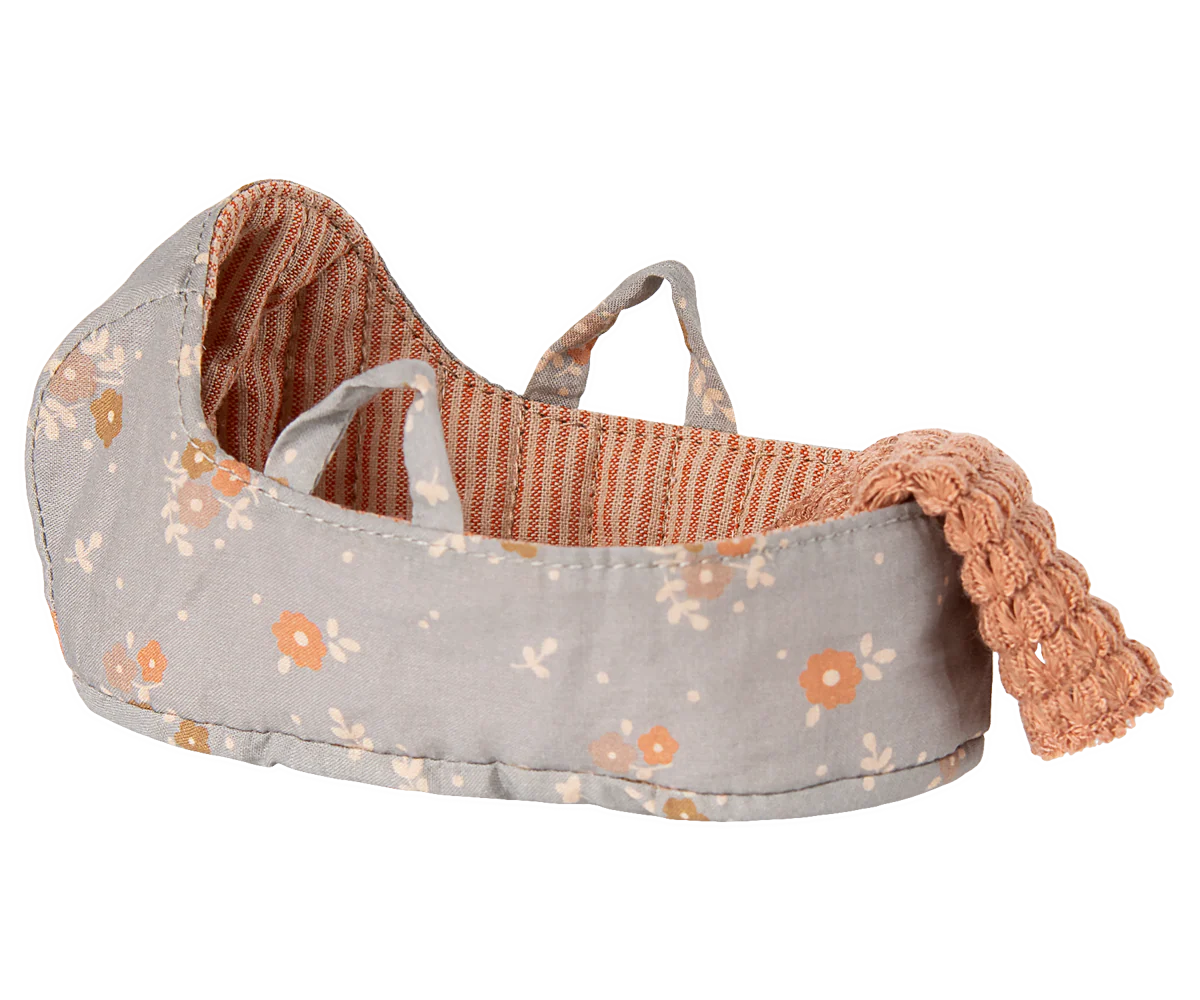 Maileg Micro Carry Cot with soft fabric and detailed design, perfect for miniature doll accessories.
