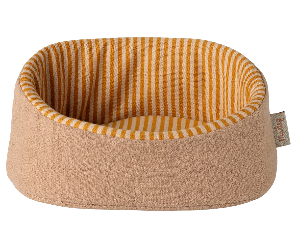 Maileg Pet Basket in Powder color, soft fabric with a rounded shape, perfect for small pets or accessories.