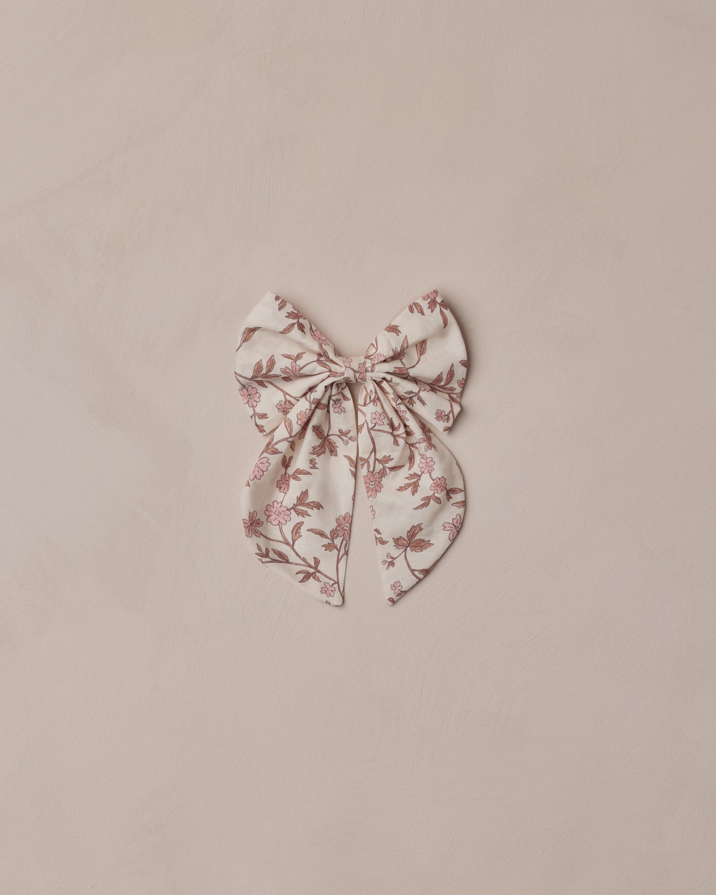 Rose Meadow Everly Bow