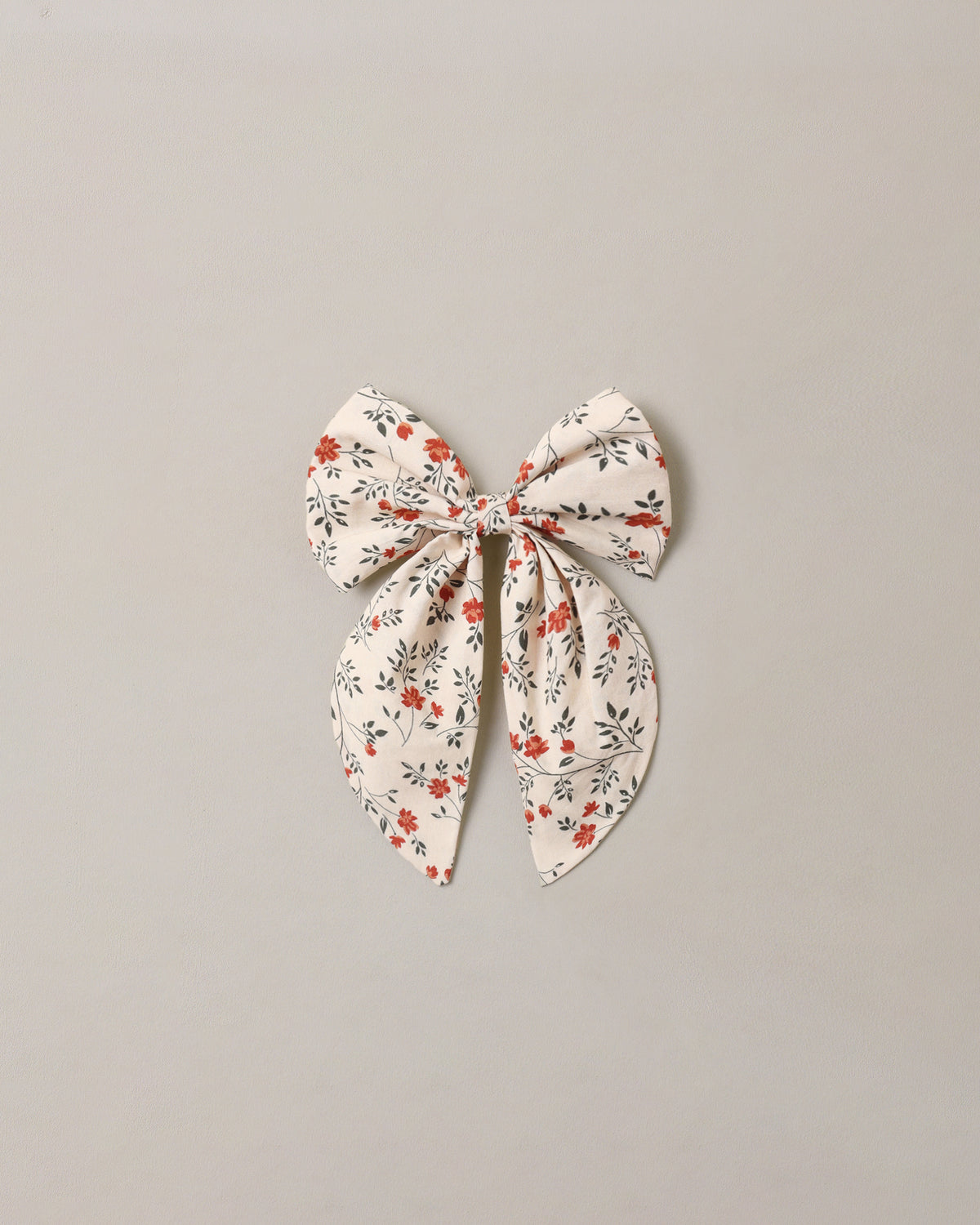 Holly Vines Everly Bow