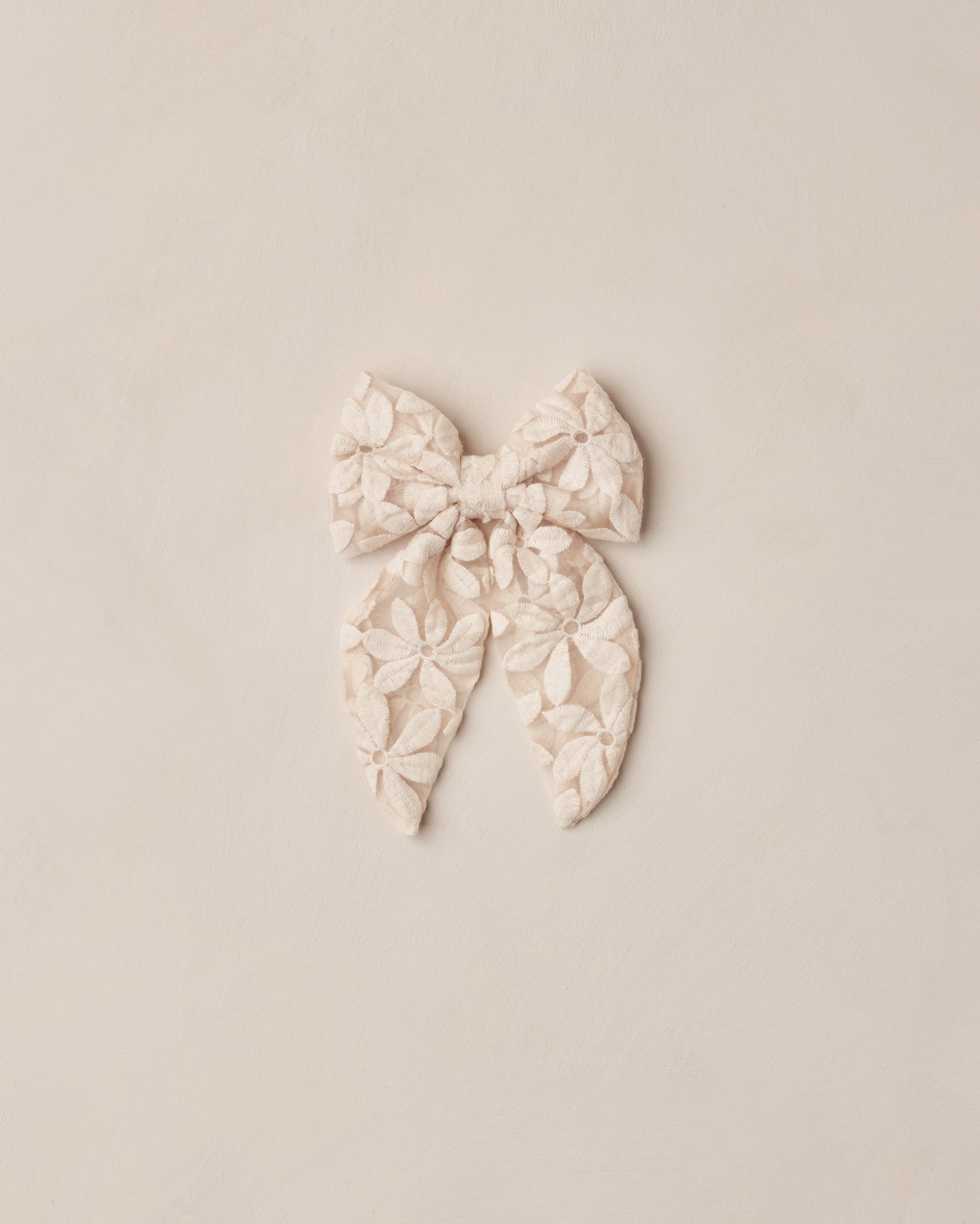 Embroidered Daisy Everly Bow
