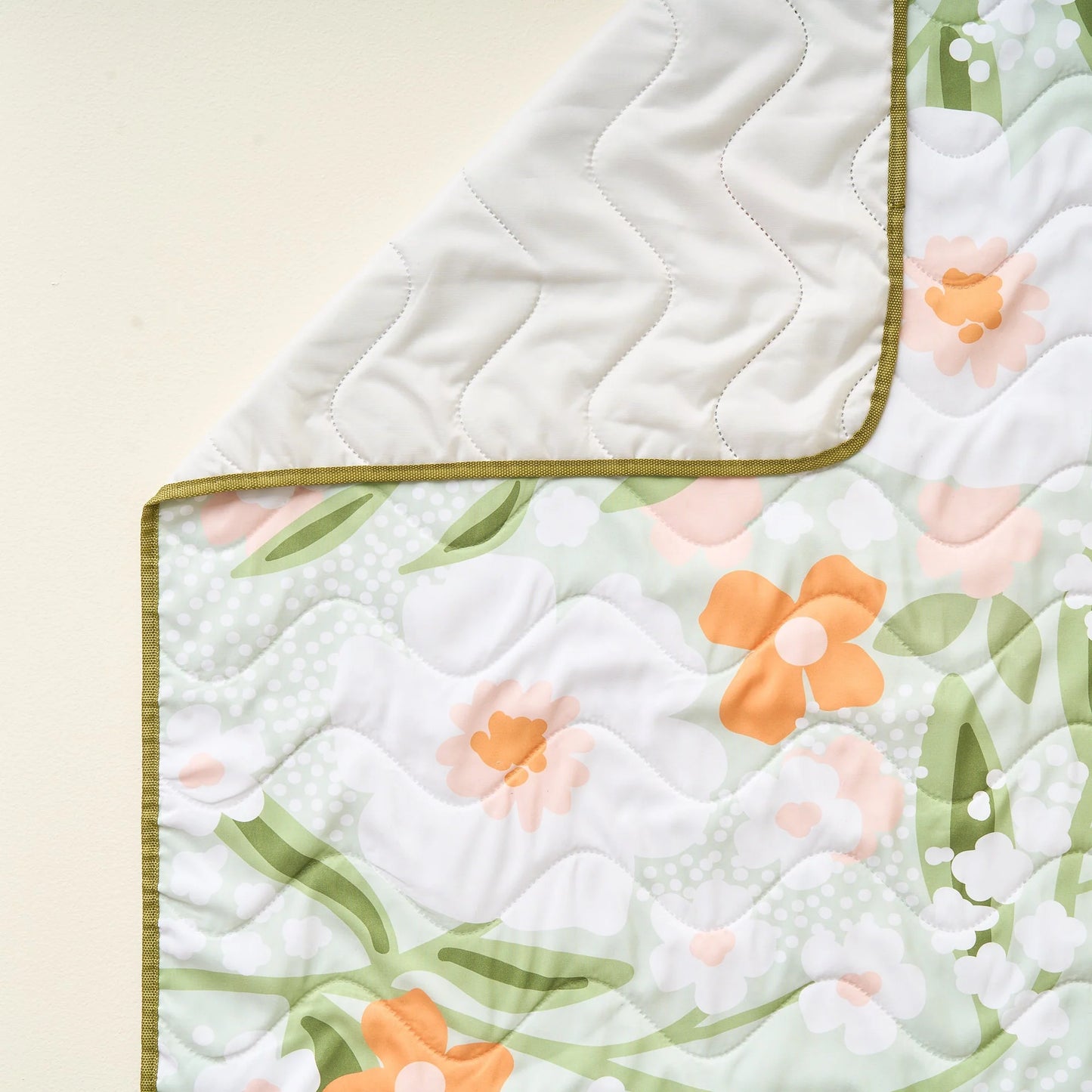 The Darling Effect - Floral Haven Sage On-the-Go Quilted Picnic Blanket