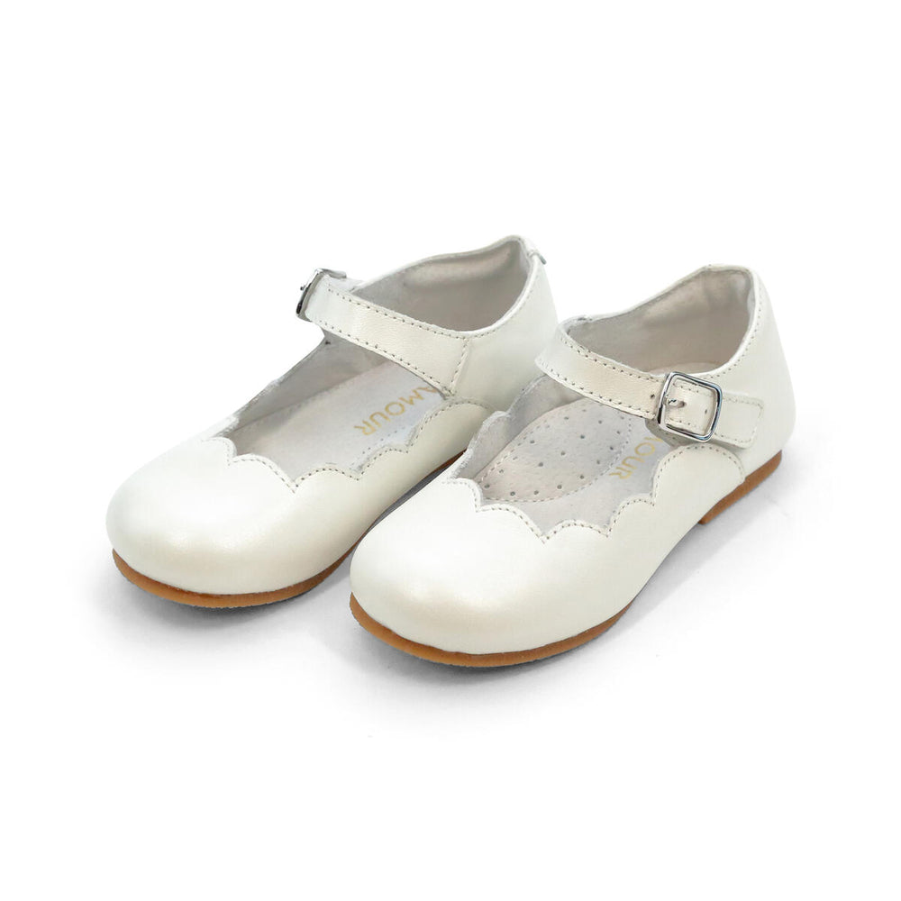l'amour - White Sonia Scalloped Flat
