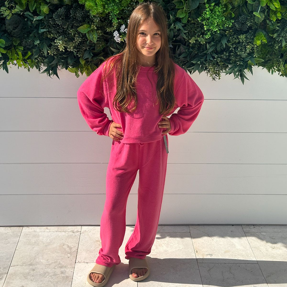 Suzette - Soft Cloud Crewneck - Hot Pink