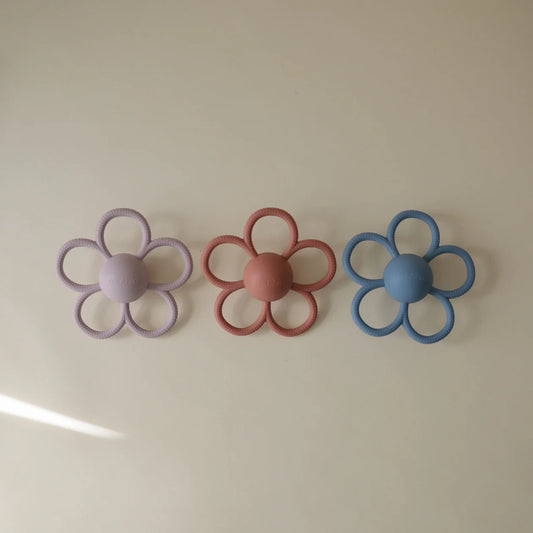 mushie - Daisy Rattle Teether