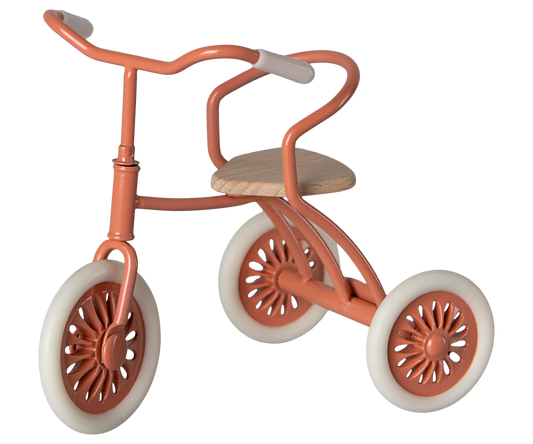 Maileg Coral Abri à Tricycle Mouse toy with detailed coral-colored fabric and tiny tricycle, perfect for children's imaginative play.