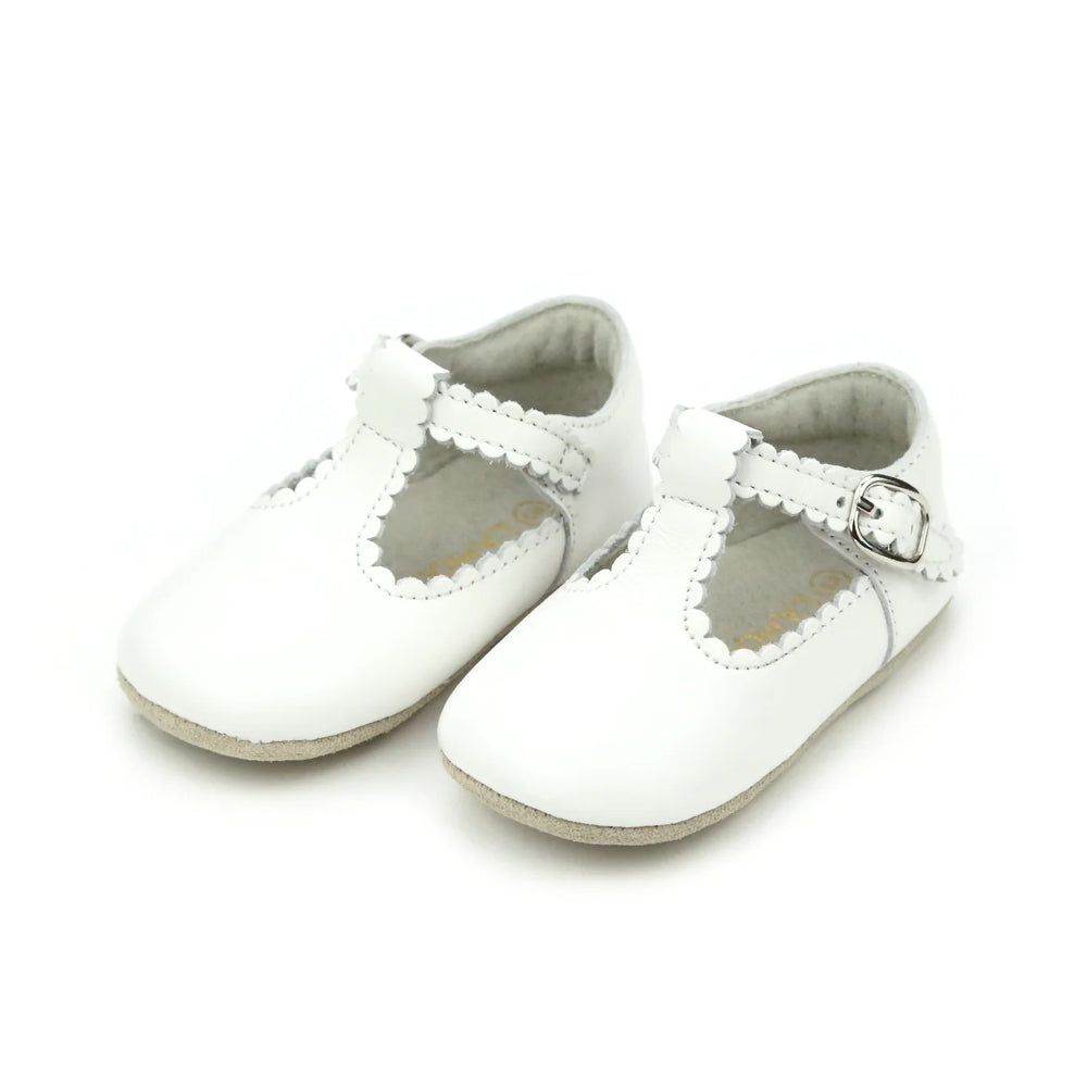 L'AMOUR - Elodie Girls Scalloped T-Strap Mary Jane Crib Shoe (Infant)- White
