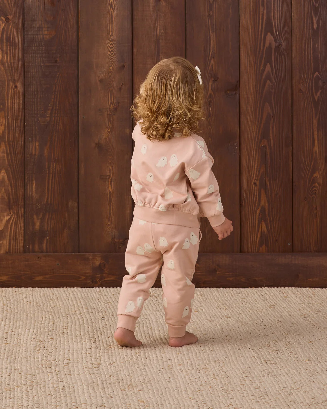 Sweet Ghost relaxed fleece sweatpants by Quincy Mae, soft, cozy loungewear with a relaxed fit and elastic waistband.