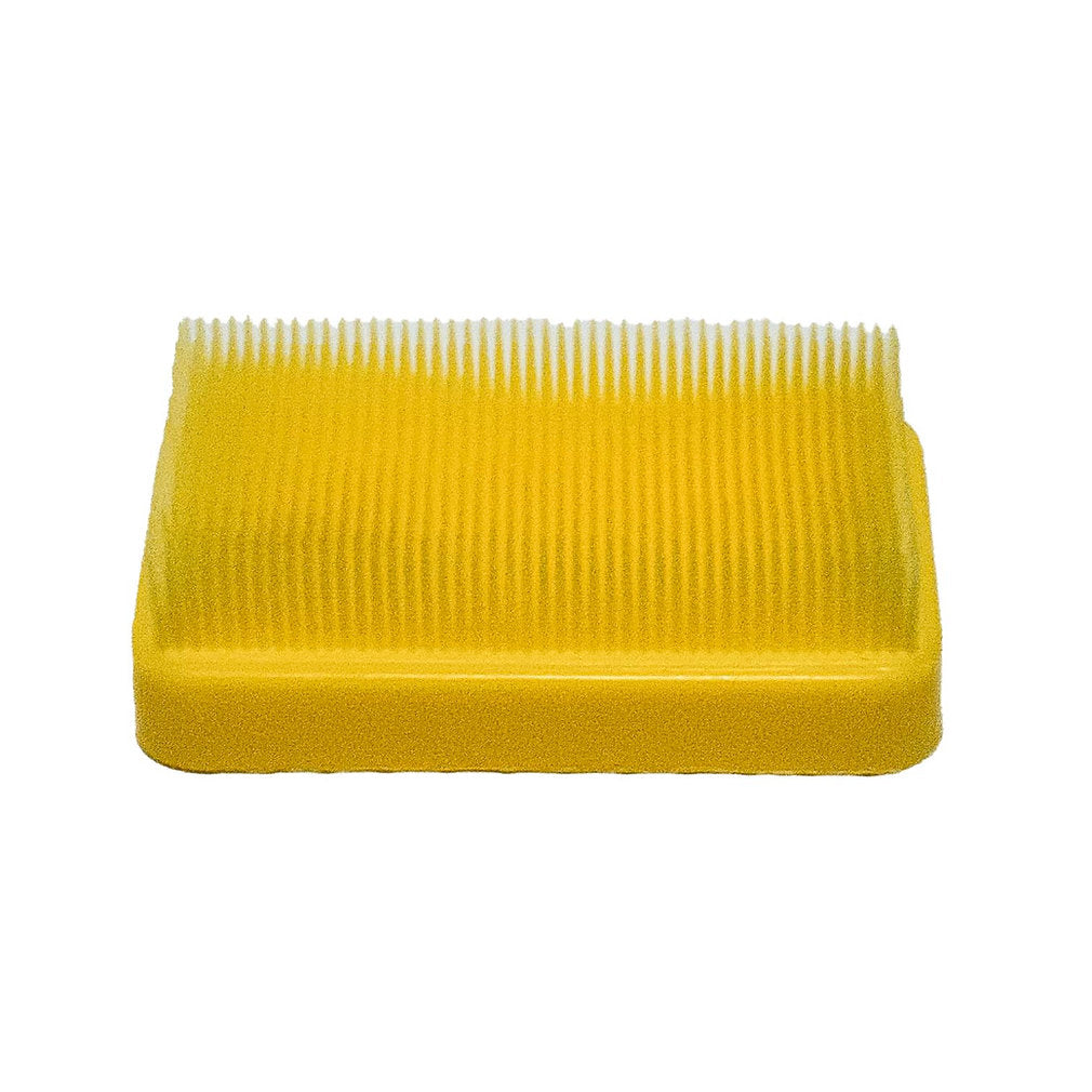 New People Mattie Hair & Body Brush for babies, made of polypropylene with soft bristles for gentle hair and skin care.