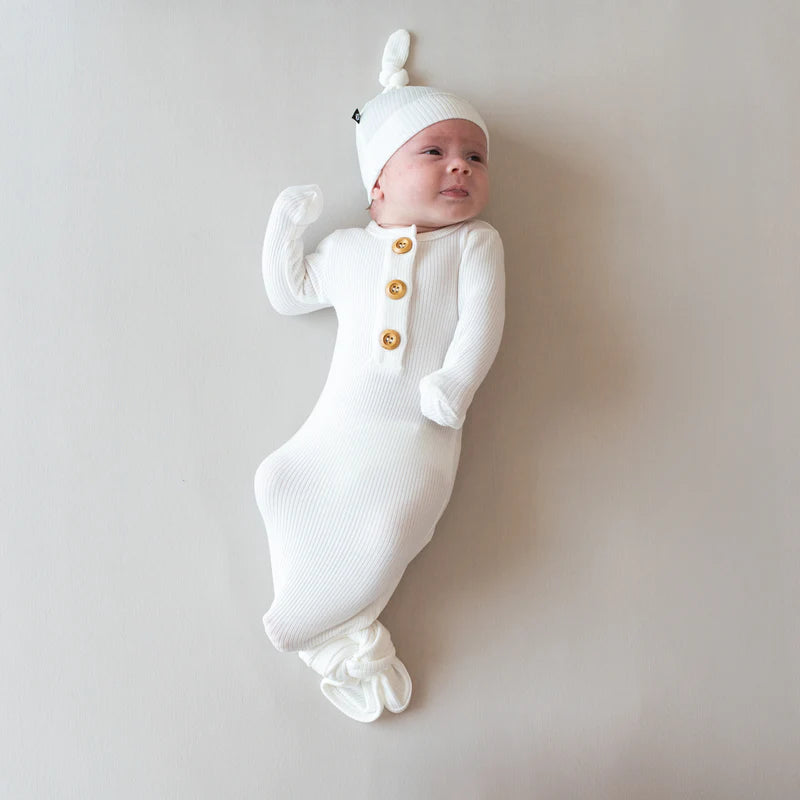 Kyte Baby - Ribbed Knotted Gown with Hat Set - Cloud