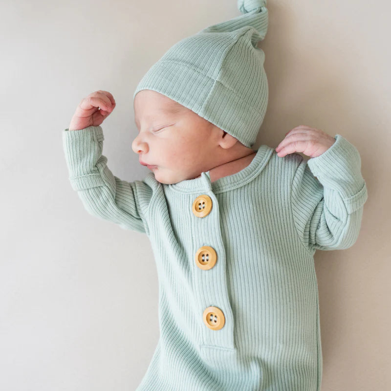 Kyte Baby - Ribbed Knotted Gown with Hat Set  - Sage