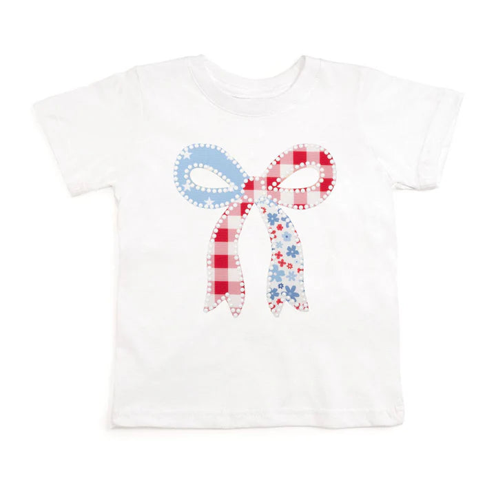 White patchwork bow patch short sleeve T-shirt by Sweet Wink, featuring a casual fit and stylish patchwork design.