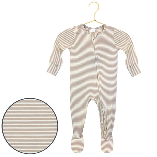 Lou Lou & Co Banks Zipper Footie in soft bubble fabric, featuring a full zipper and cozy design for babies.