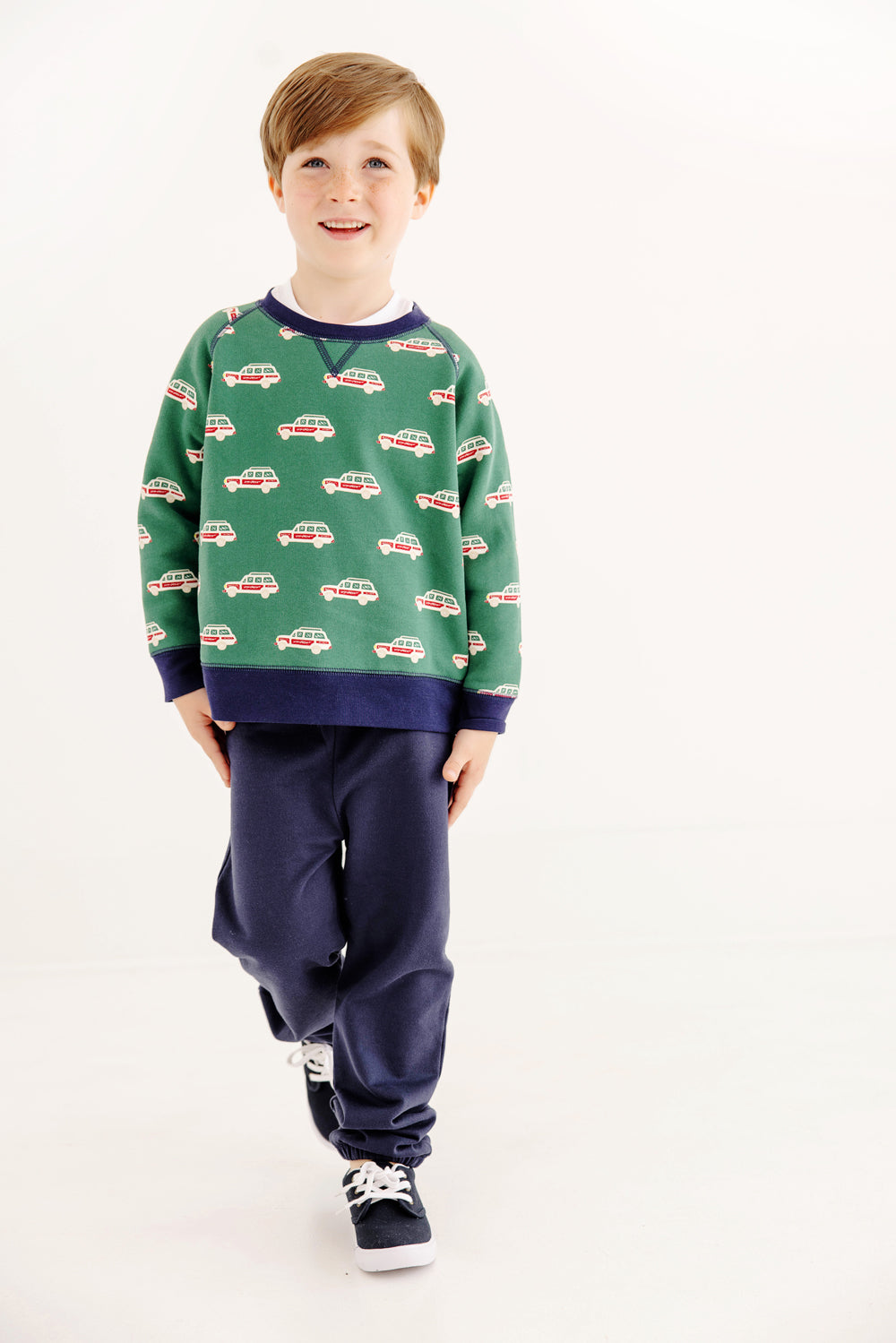 Windsor Wagon (Grier Green)/Nantucket Navy Smitty Sweatshirt
