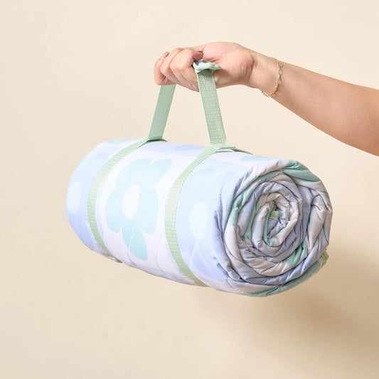 The Darling Effect - Flower Check Blue On-the-Go Quilted Picnic Blanket