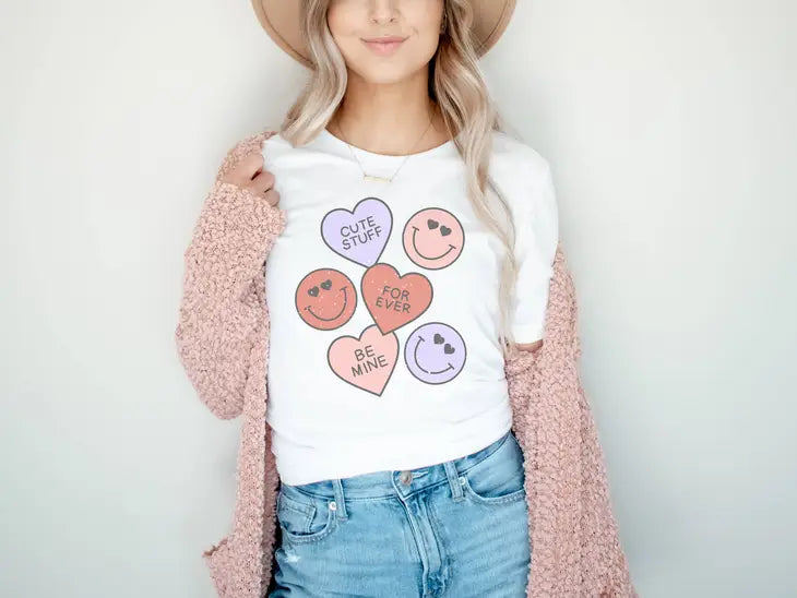 Smiley Hearts - Women's  Valentines Day Graphic Tee