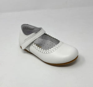 l'amour - White Lucille Scalloped Flat